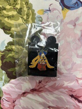 Disney Pin Halloween 2000 Pluto Pirate Trick or Treat LE Pin 1200 Dog Gift